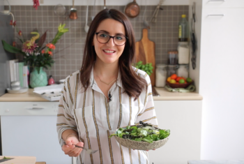 Recept voor een ‘Green Goddess Glow Bowl’ met broccolipesto