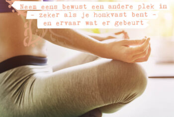 Betrapt op de yogamat