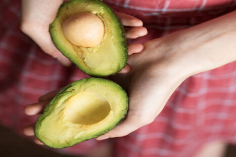 Dit is waarom we misschien wel moeten stoppen met het eten van avocado’s