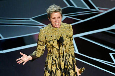 Oscar-winnares Frances McDormand deelt een krachtige boodschap