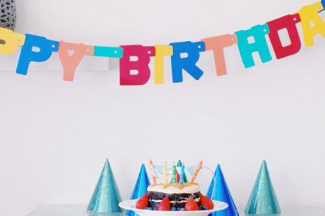 Tips om een kinderverjaardag rustig te houden (voor iedereen)