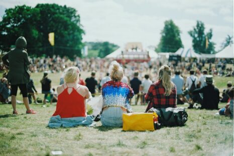 Op dit bijzondere festival smelten muziek en spiritualiteit samen in een Duits klooster (en jij kan erbij zijn)