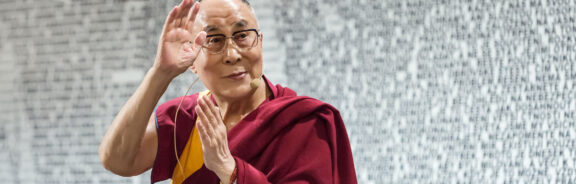 Win twee vipkaarten voor de lezing van de Dalai Lama