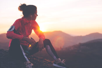 De runner’s high bestaat écht: zo maakt hardlopen je gelukkig