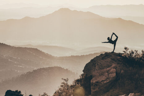 Kashmir yoga luisterlessen