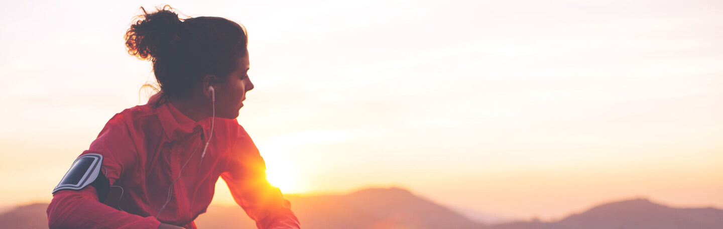 De runner’s high bestaat écht: zo maakt hardlopen je gelukkig