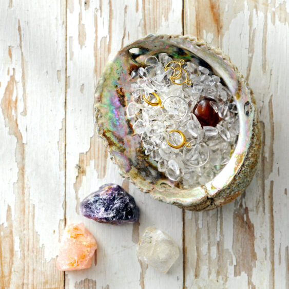 Abalone oplaadschelp met bergkristal