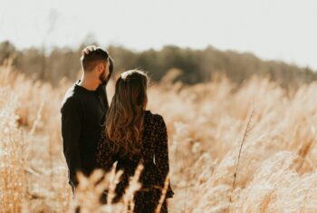 5 signalen dat je vaker iets zónder je lief zou moeten ondernemen