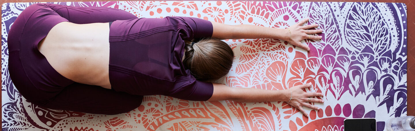 Relax, deze yogahoudingen verminderen spanning en kalmeren je lijf