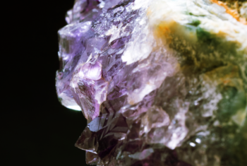 Het Kristallendossier deel 3: hematiet, amethist en peacock pyriet