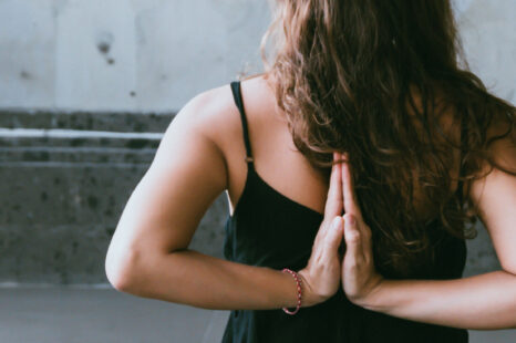 Yogahoudingen voor elke maanfase