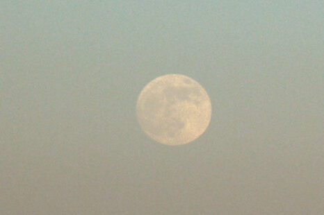 Op 19 april staat de volle maan in Weegschaal