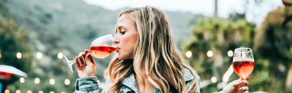 Ontwijnen? Vijf tips om minder te drinken in de zomer