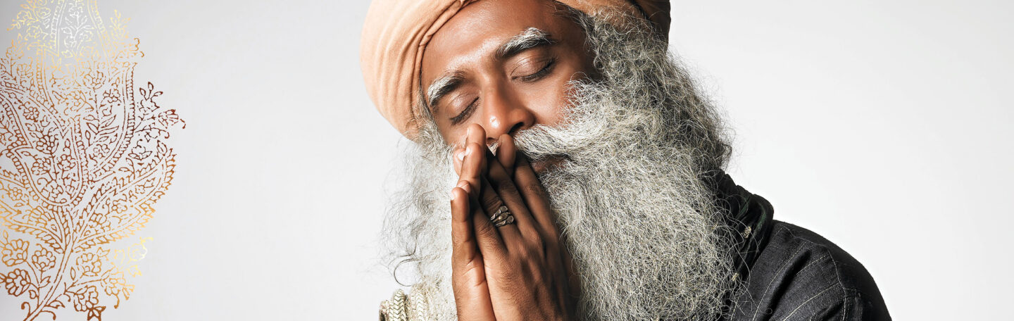 Waarom de oplossing altijd binnen in jezelf ligt, volgens no-nonsense goeroe Sadhguru