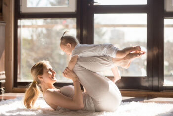 Baby-yoga: samen in beweging