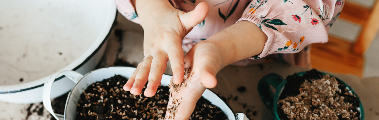 Moestuinieren met kinderen? Zo wordt het een succes