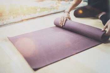 Deze yogahoudingen verminderen spanning en stress