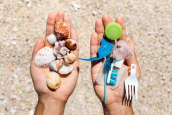 Wat denk jij: heeft het opruimen van plastic op een strand eigenlijk wel zin?