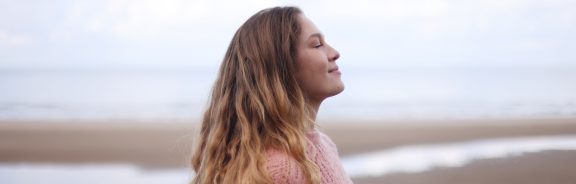 Van vasthouden naar loslaten: zo voel je meer vrijheid