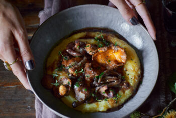 Recept: bospaddenstoelenstoof met romige polenta