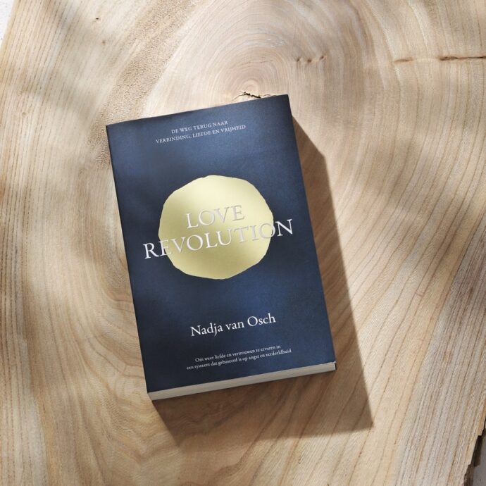 Boek – Love Revolution