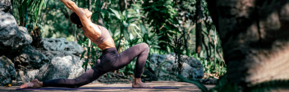 Detox lichaam en geest met deze yogaserie voor de lente