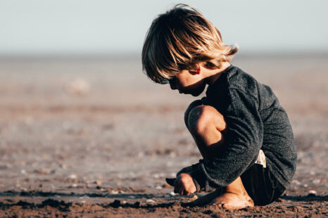 Heb jij een Aardekind? Vier inspirerende natuurrituelen om samen te doen