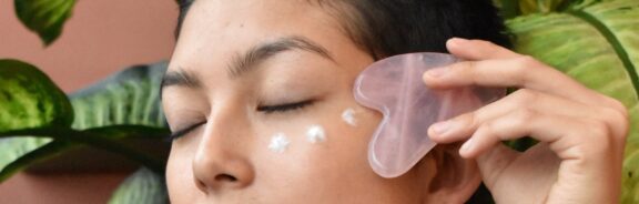 Wat is gua sha? 5 stappen voor een fijne zelfmassage