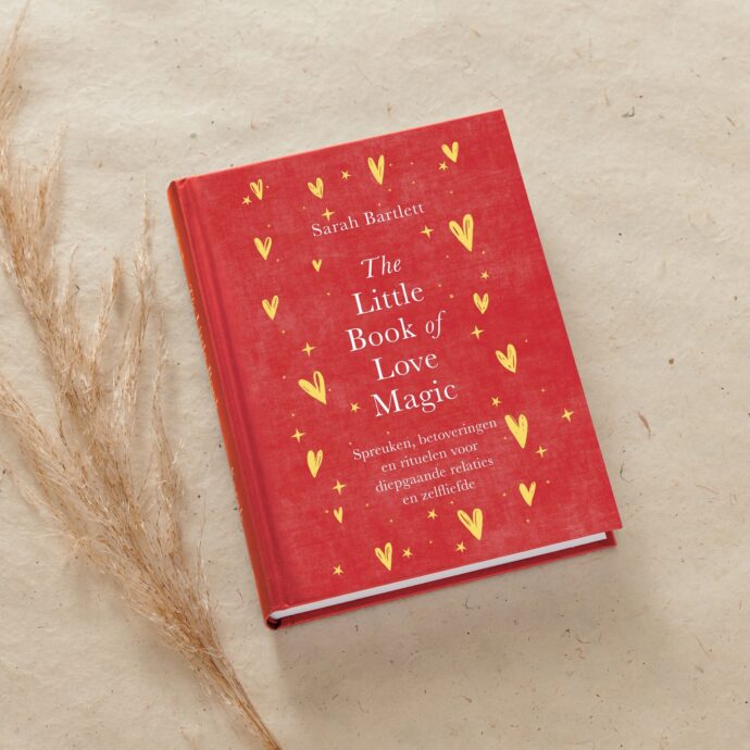Boek – The little book of love magic