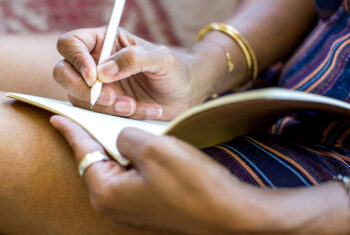 Journaling: dit kan het voor je doen (en zo wordt het een gewoonte)