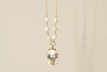 Sacred light ketting