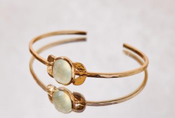Prehniet armband Elegance
