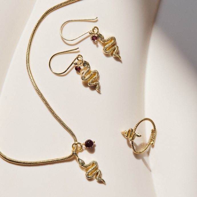 Slang ring Honorable & Granaat ketting Imagine & Granaat oorbellen Generous_02