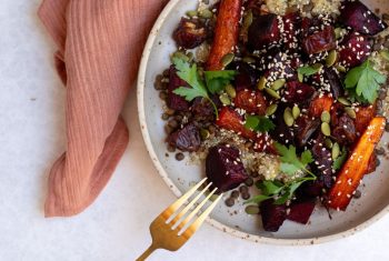 Ayurvedisch recept: smokey wortel-bietensalade (van Zonderzooi)