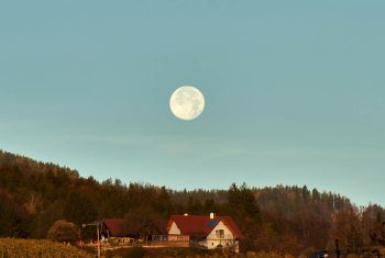 Volle maan 5 december 2025: vermoeiende energie, maar ook goede gesprekken