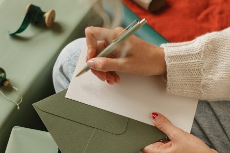 Een zelfgemaakt cadeau: zo geef je echt iets bijzonders (6 ideeën)