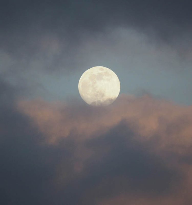 De volle maan van zondag vraagt je jezelf op één te zetten
