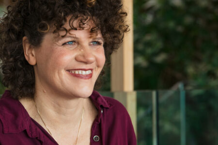 Over medium en expert Janneke Leber