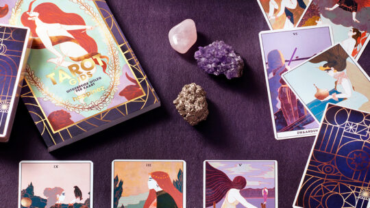Jouw cadeau: luxe Happinez Tarotdeck (t.w.v. € 49,95)