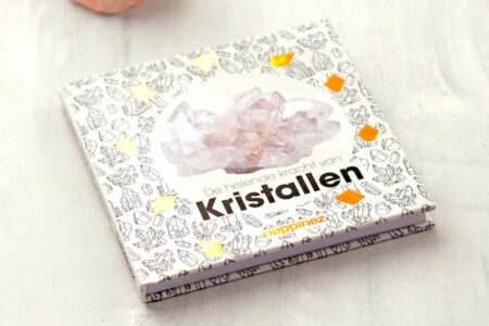 Cadeau bij deze training: Happinez kristallenboekje